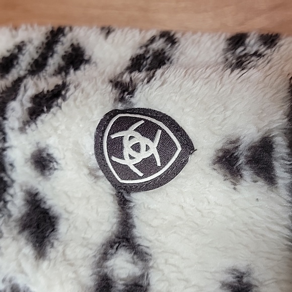 Ariat Minky Fleece Pullover - Picture 7 of 14